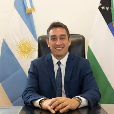 kKXpiOHX_400x400