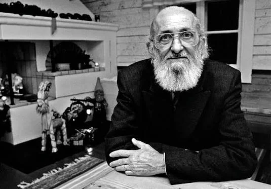 19.9 Paulo Freire