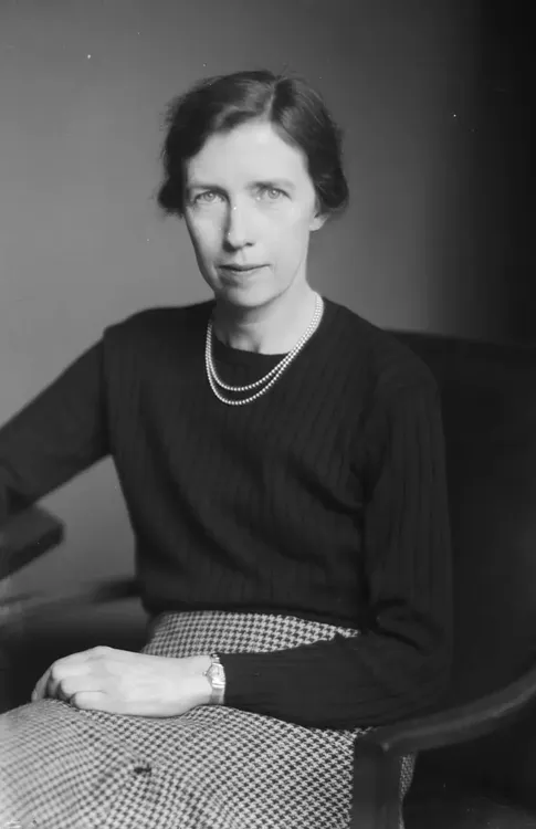 3.4 photograph-of-british-mathematician-damn-mary-lucy-cartwright-by-walter-stoneman