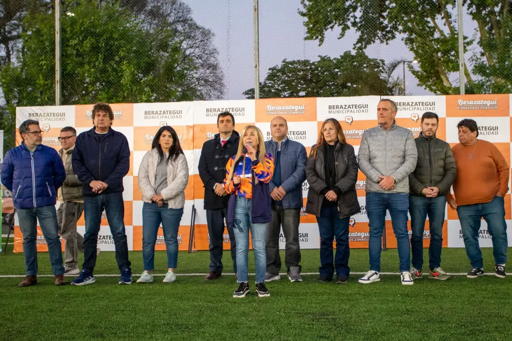 M_ussi inauguró tres nuevas canchas de césped sintético en el Club Municipal Maltería 5
