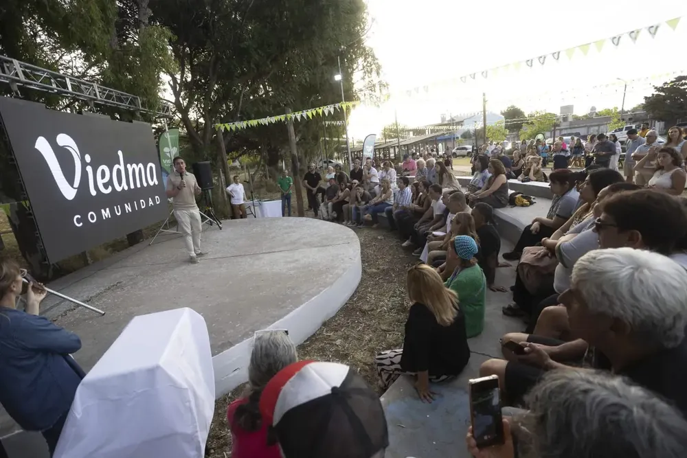 multimedia.grande.996ea23481a029