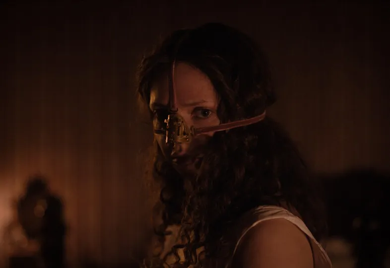 BAJA MUBI La Hermanastra Fea (The Ugly Stepsister) 4