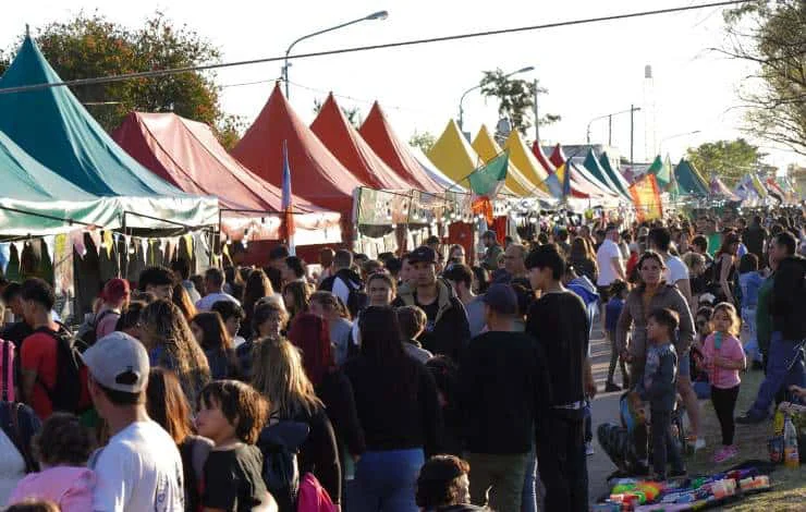 zarate-feria-colectividades-parque-urbano