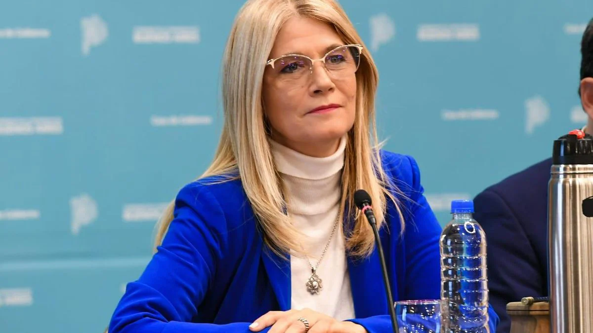 Verónica Magario 001