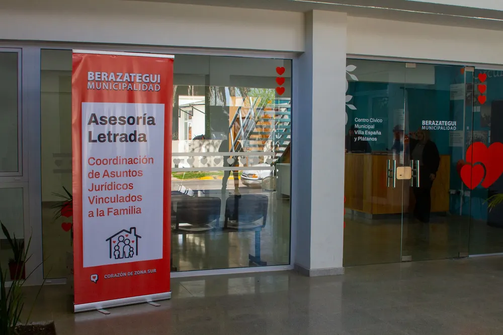 Se realizó otra Jornada de Asesoramiento Legal gratuito en Berazategui (1)