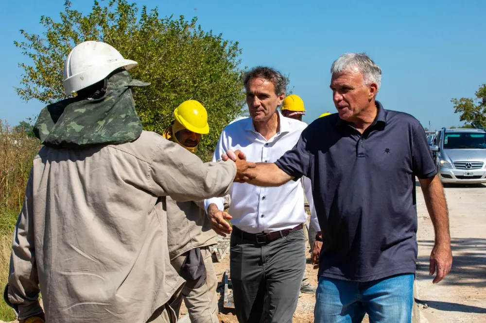 Balor y Katopodis supervisaron la repavimentación de calle 109 entre 5 y 11 (2)