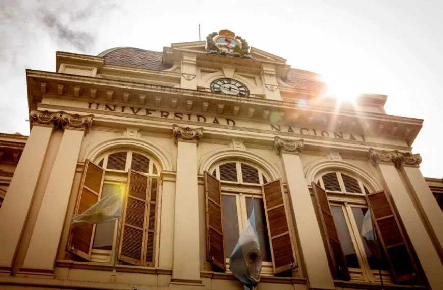 fachada-unlp-2-870x570