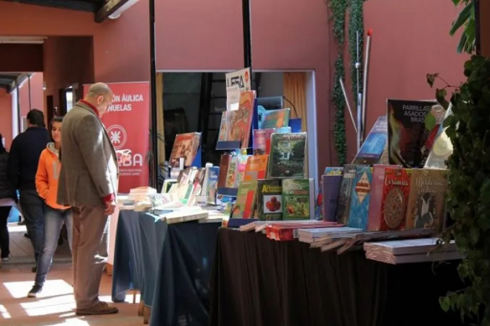 b6221b280ec31fd2ea149ca7a3efb4a2_L