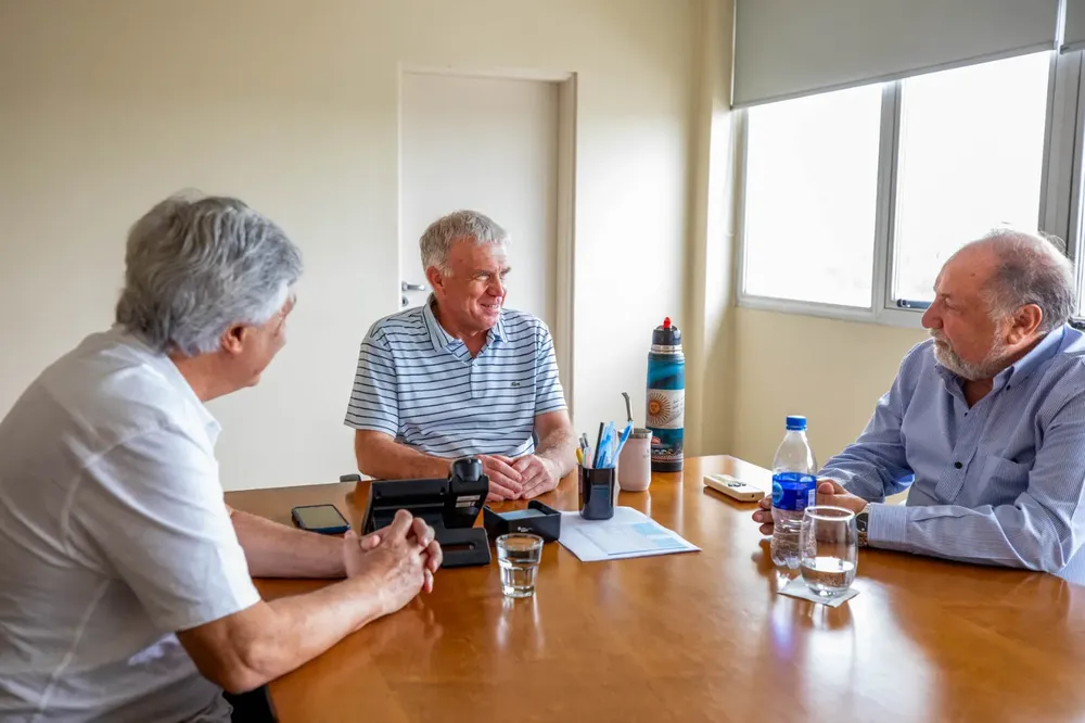 El intendente Carlos Balor se reunió con representantes de la Unión Industrial de Berazategui 1