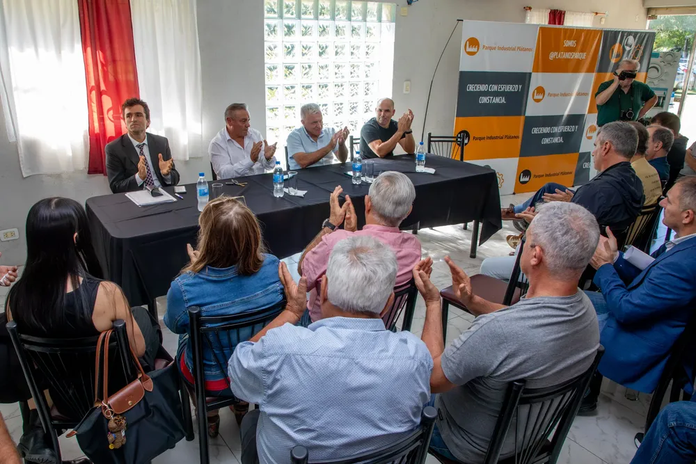 Carlos Balor se reunió con empresarios del Parque Industrial Plátanos (5)