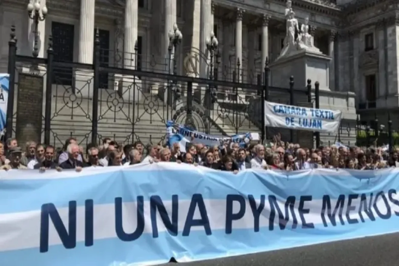 Argentina-Organizaciones-sociales-denuncian-el-cierre-de-25000-PYMEs-bajo