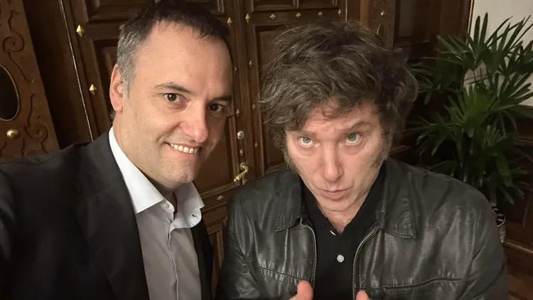 milei-vuelve-apuntalar-la-campana-manuel-adorni