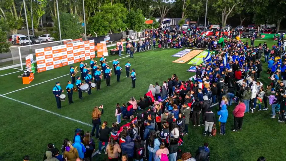 M_ussi inauguró tres nuevas canchas de césped sintético en el Club Municipal Maltería 1