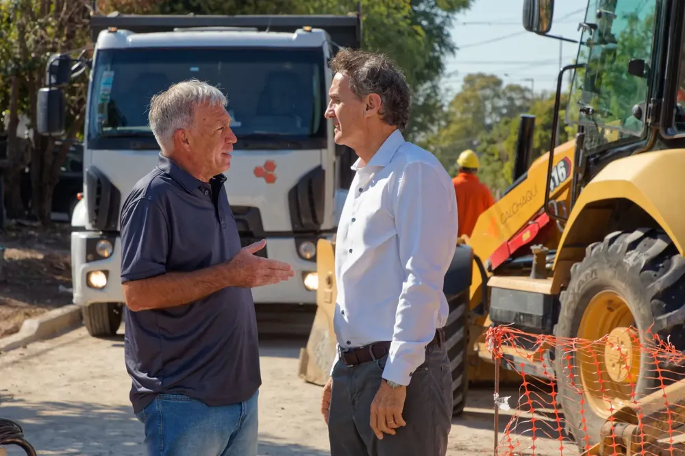 Balor y Katopodis supervisaron la repavimentación de calle 109 entre 5 y 11 (3)