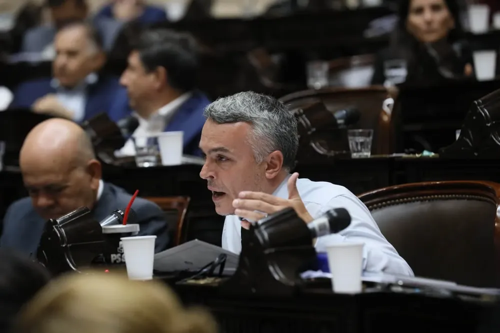 IMG-fe7997e2-5424-4a79-8717-e72413199a4c