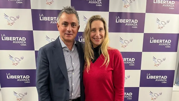 la-foto-sebastian-pareja-y-karina-milei