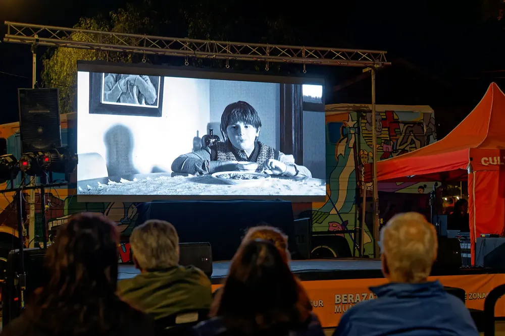 Berazategui celebra una nueva edición del Festival Nacional “Cine Bajo la Luna”