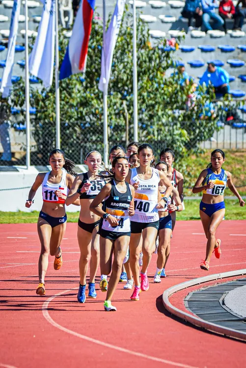 DEPORTES MGA - Irene Pernía Campeona Iberoamericana 3000 mts - 20 Julio 2025 (4)