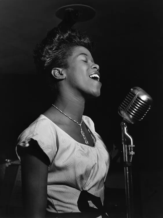 27.3 Sarah_Vaughan_-_William_P._Gottlieb_-_No._1