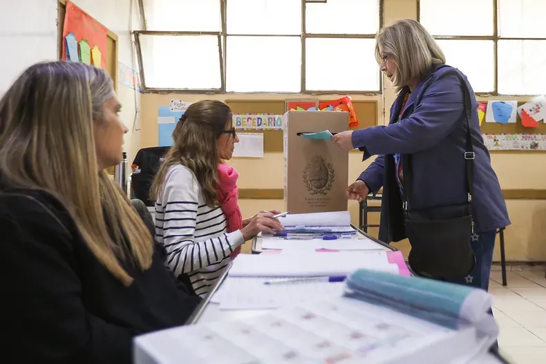 multimedia.normal.8e1334fd4c2073b2.RWxlY2Npb25lcyBhcmdlbnRpbmFzIDNfbm9ybWFsLndlYnA=