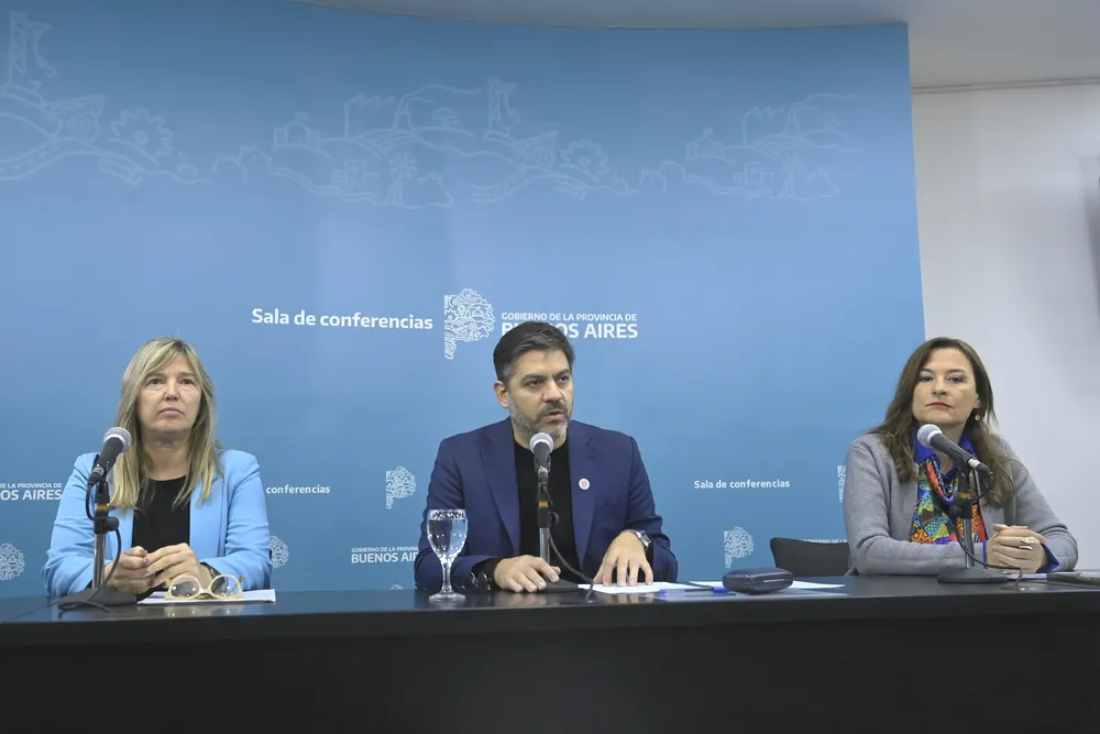 CONFERENCIA LUNES 28