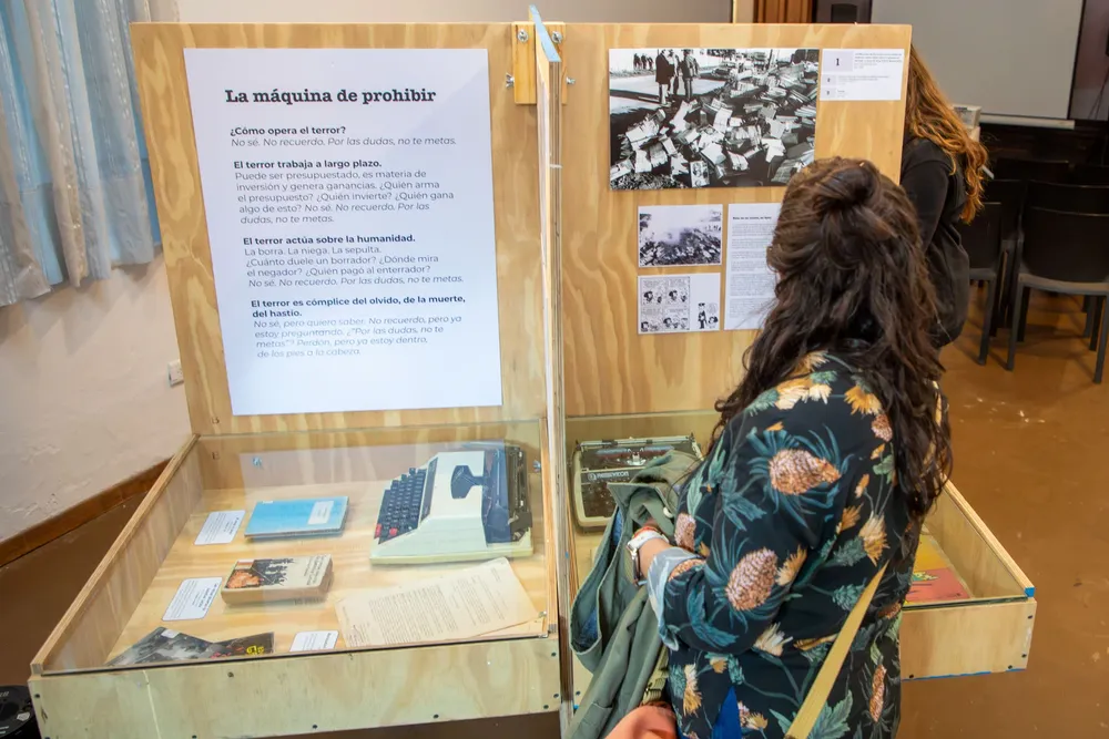 Se inauguró la muestra Los Libros de la Buena Memoria en Berazategui (2)