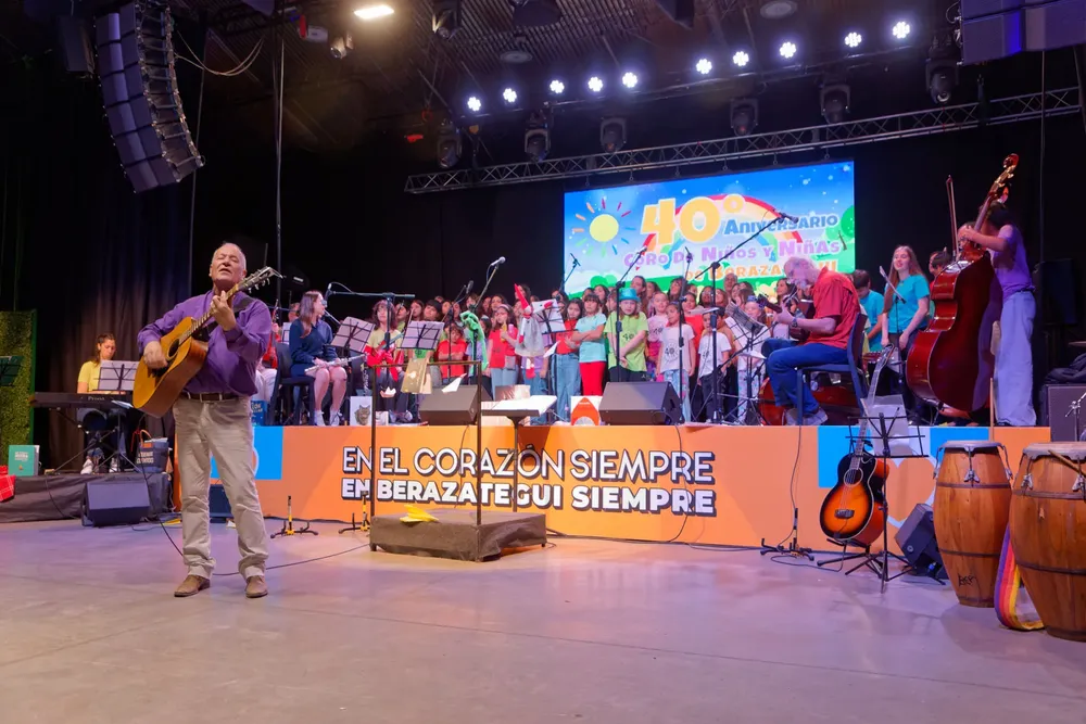 El Coro Municipal de Niños y Niñas festejó sus 40 años con un gran concierto (3)