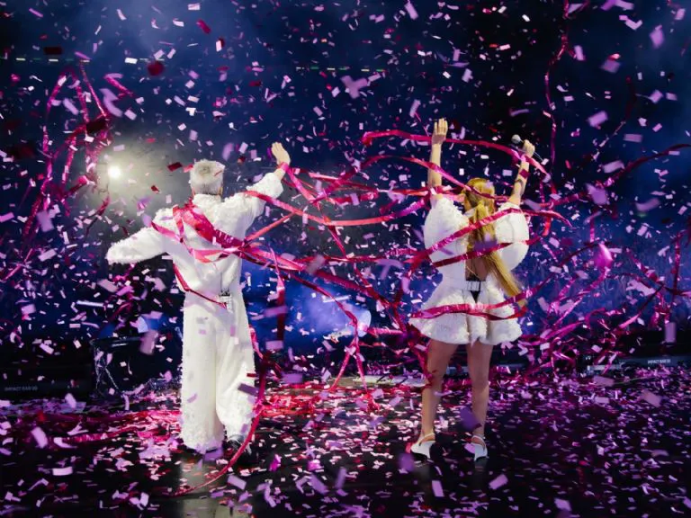 f768x1-216627_216754_5050