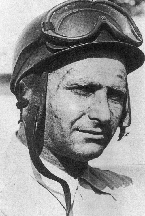 17.7 Juan_Manuel_Fangio_(circa_1952)