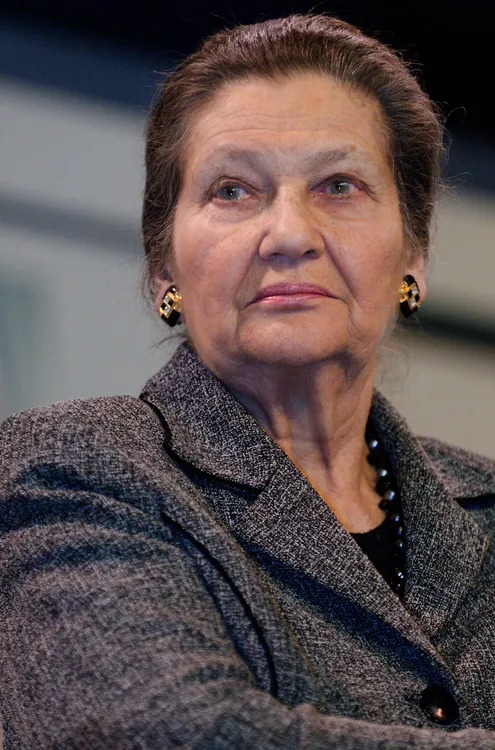 13.7 Simone_Veil,_gymnase_Japy_2008_02_27_n5