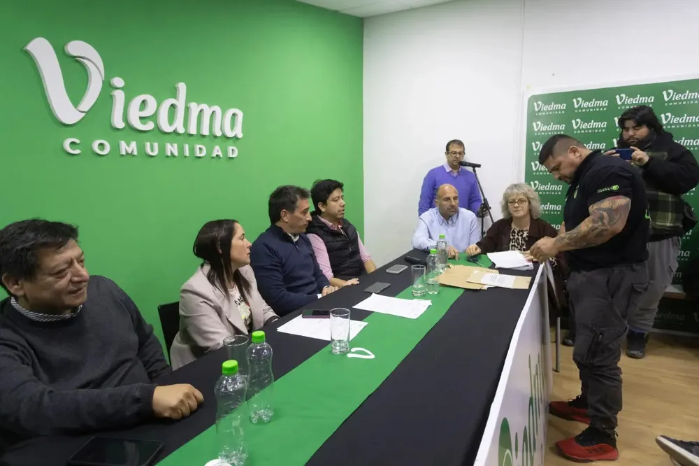 multimedia.grande.a4b30379feea8e