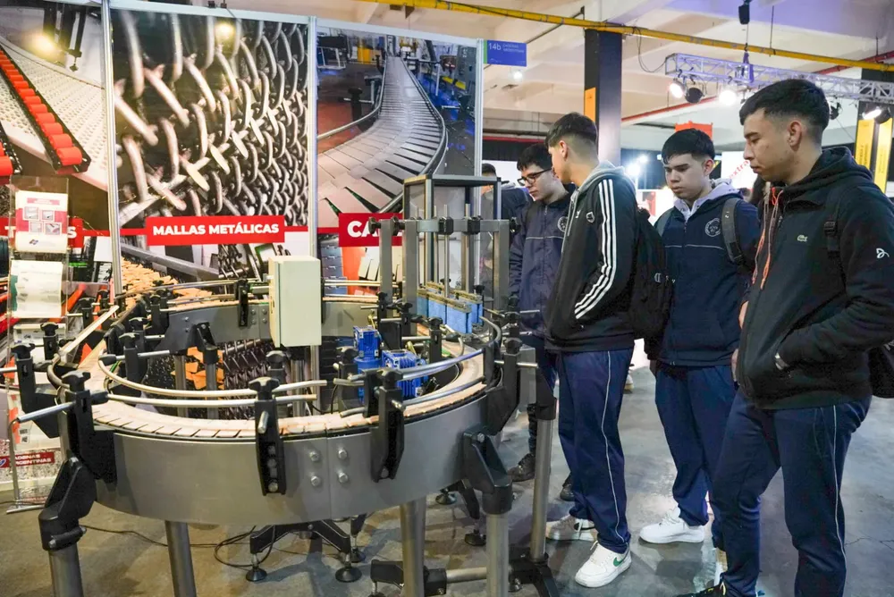 Toda-la-Expo-esta-acompanada-de-opciones-gastronomicas-juegos-para-las-infancias-skatepark-y-shows-en-vivo