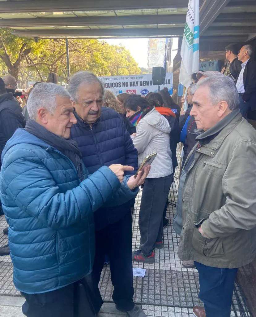 853d6d60-92aa-4da3-a57f-d2e2fdf42dea