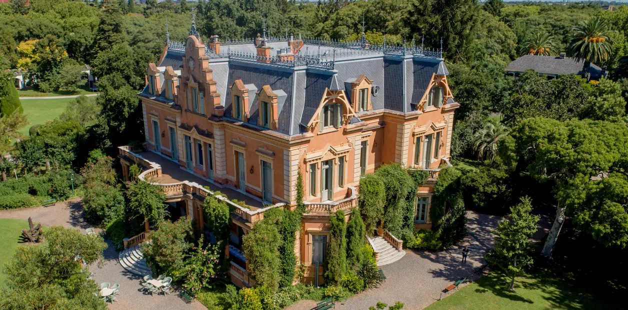 HEb0oCcJT_1256x620__1