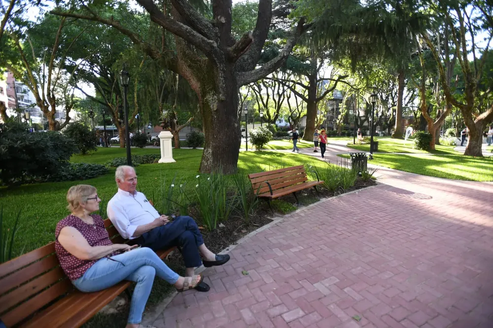 SM_Plaza_Vicente_López_y_Planes_3