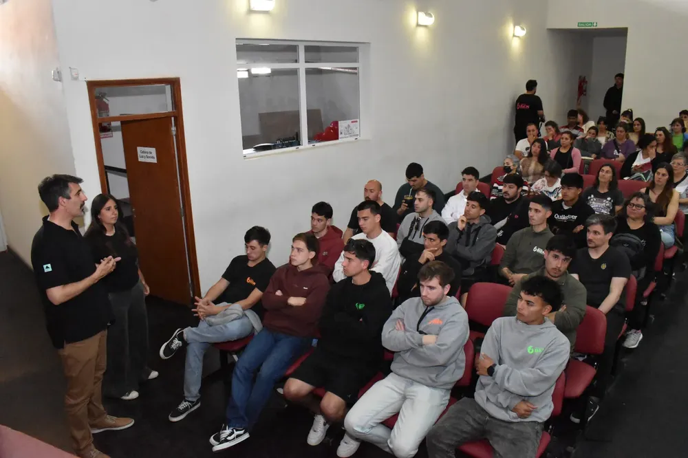 MGA - Charla MKT para Emprendedores - Vamos Bien - 08 Oct 2025 c