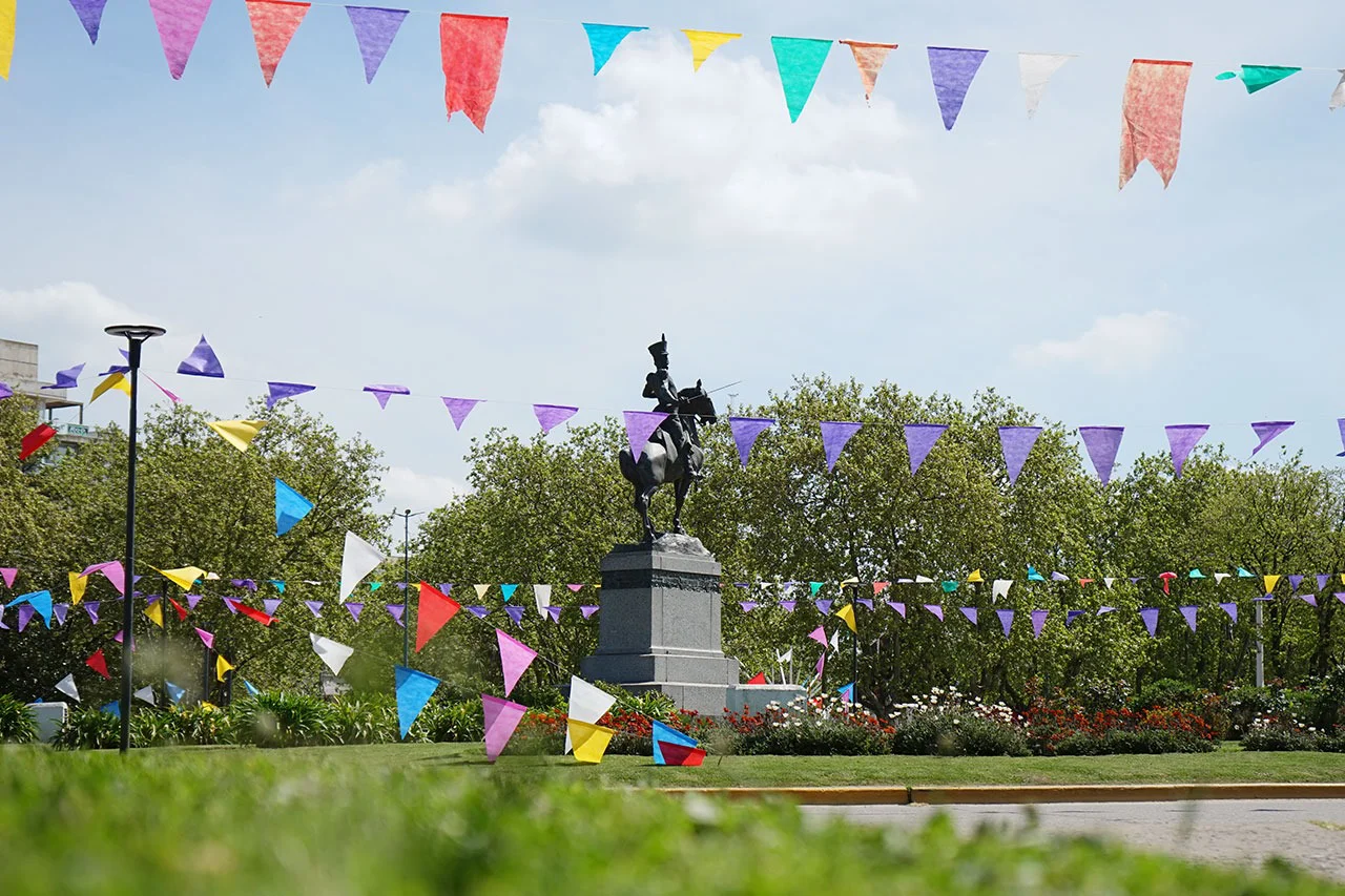 10-10-FOTO-Plaza-Dardo-Rocha-143-Aniversario-01-1