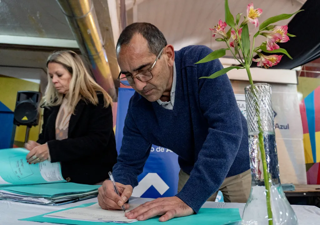 2025-06-24-firma-y-entrega-de-escrituras-07foto-Lucas-Tedesco-1024x720