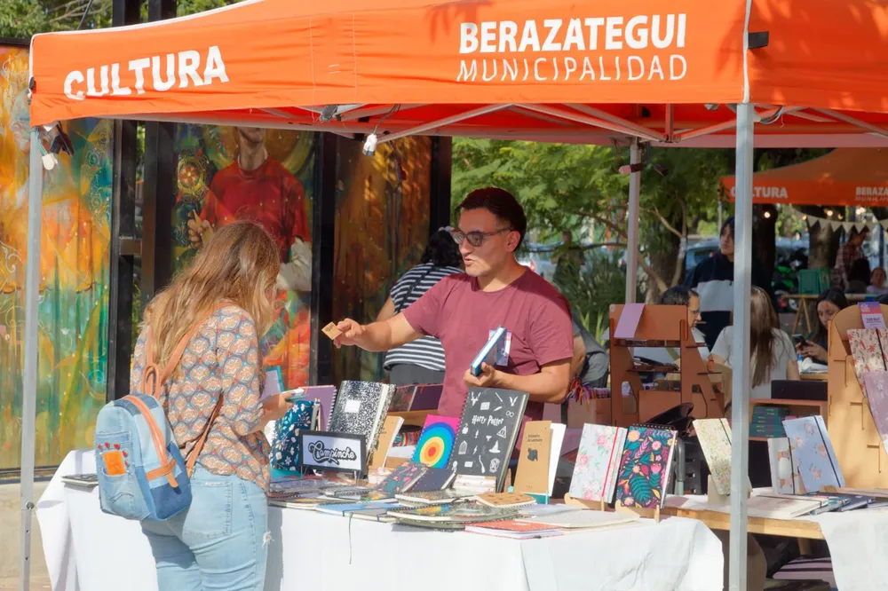 Berazategui ya palpita la 5ta edición de La Calle de los Libros 3