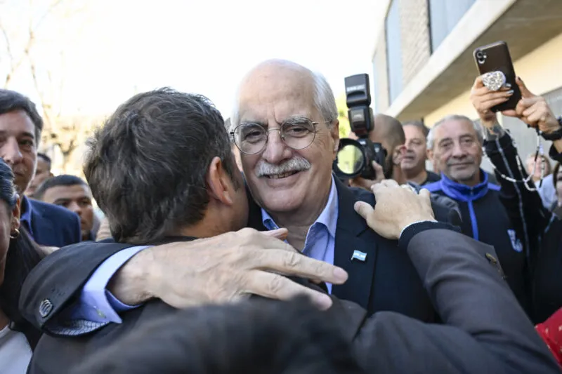 Kicillof-inauguro-la-Escuela-Secundaria-N°58-en-San-Martin5-scaled-e1757702007945