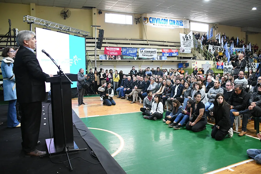 acto-entrega-de-escrituras-con-kicillof-4