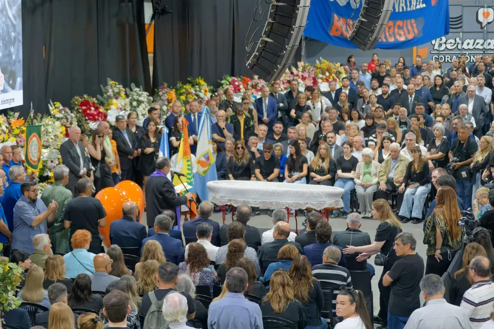Multitudinario adiós al intendente Juan José Mussi en Berazategui 11
