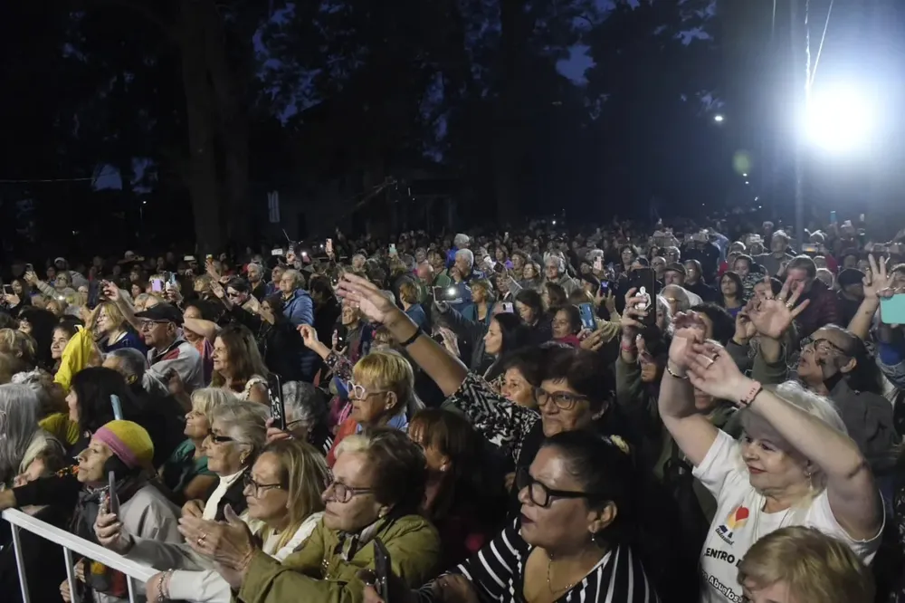 588459142_1183052317255926_1437664314420456168_n