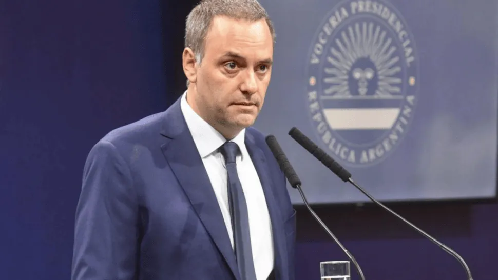 manuel_adorni_-1-.png_1160004791