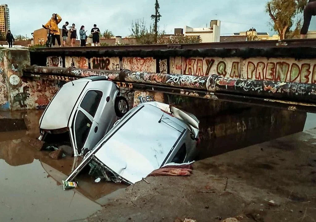 el-agua-arraso-bahia-blanca-y-la-ciencia-senala-al-cambio-climatico-1741886517317_1024