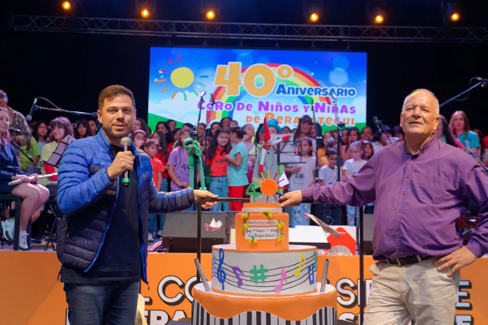 El Coro Municipal de Niños y Niñas festejó sus 40 años con un gran concierto (4)