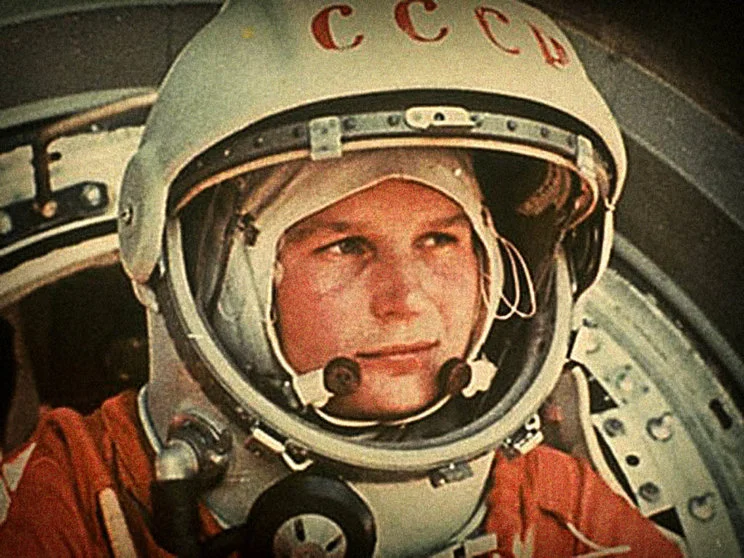 9.3 yuri-gagarin-photo