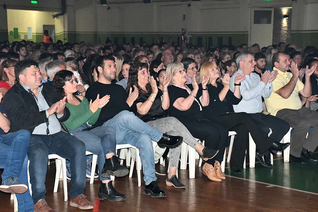 El-Centro-Municipal-de-Danza-Creativa-y-Psicomotricidad-presento-su-espectaculo-de-danzaterapia-Los-caminos-de-la-musica-3