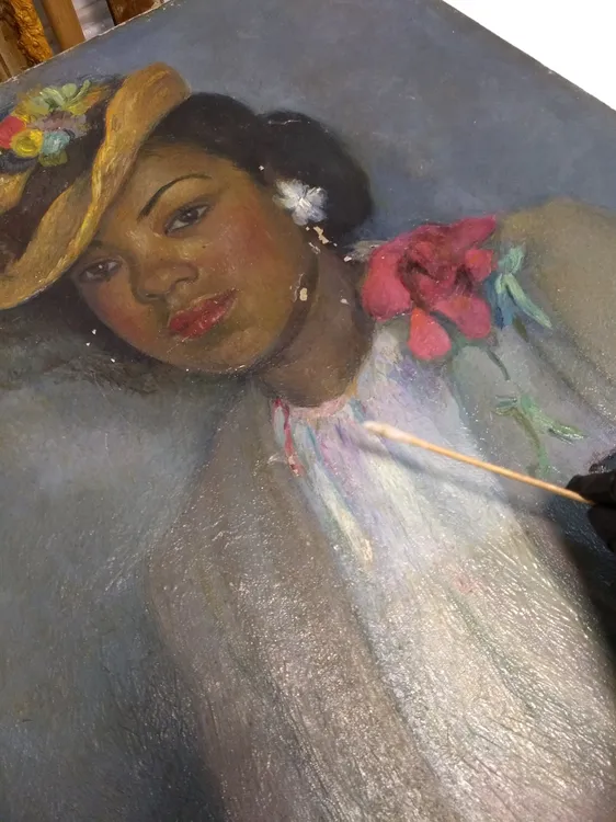 Limpieza de barniz envejecido