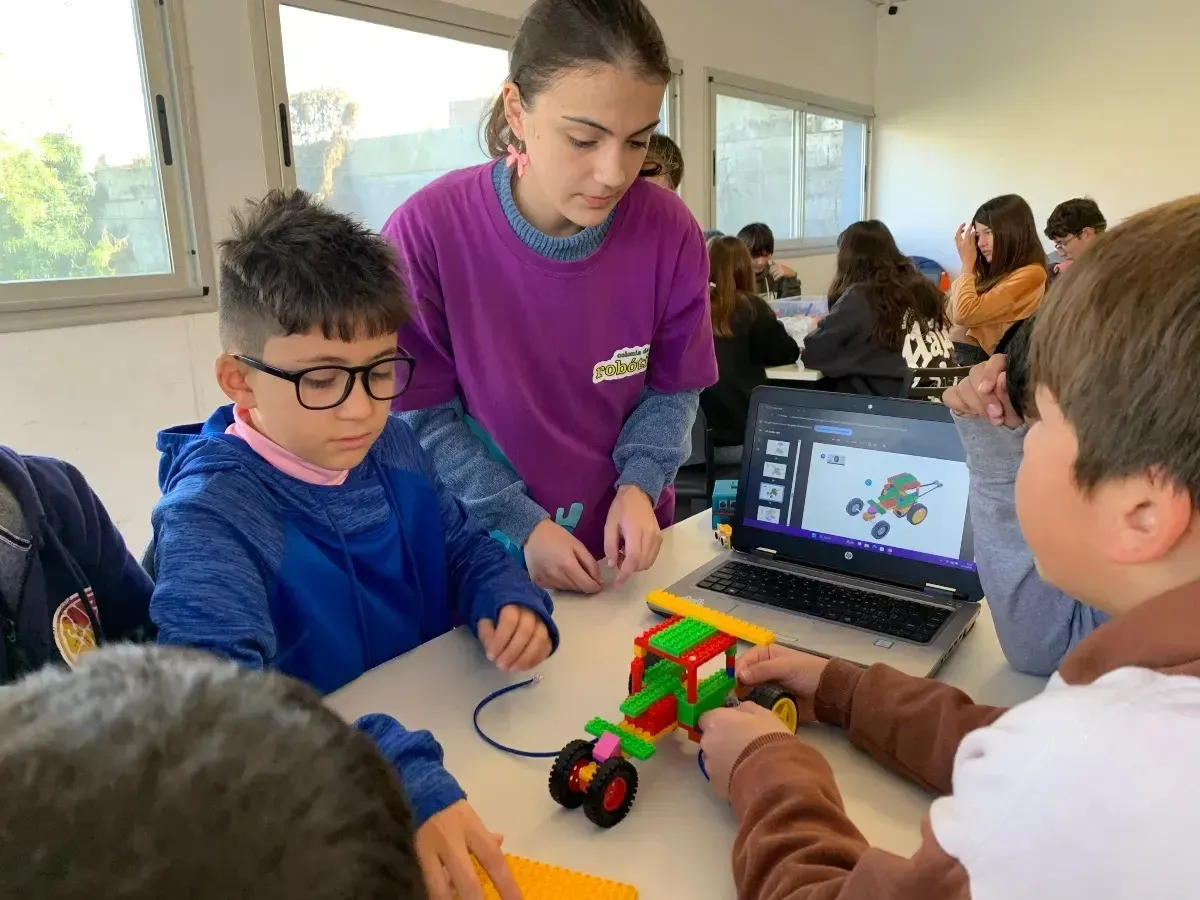 COLONIA-DE-ROBOTICA-22